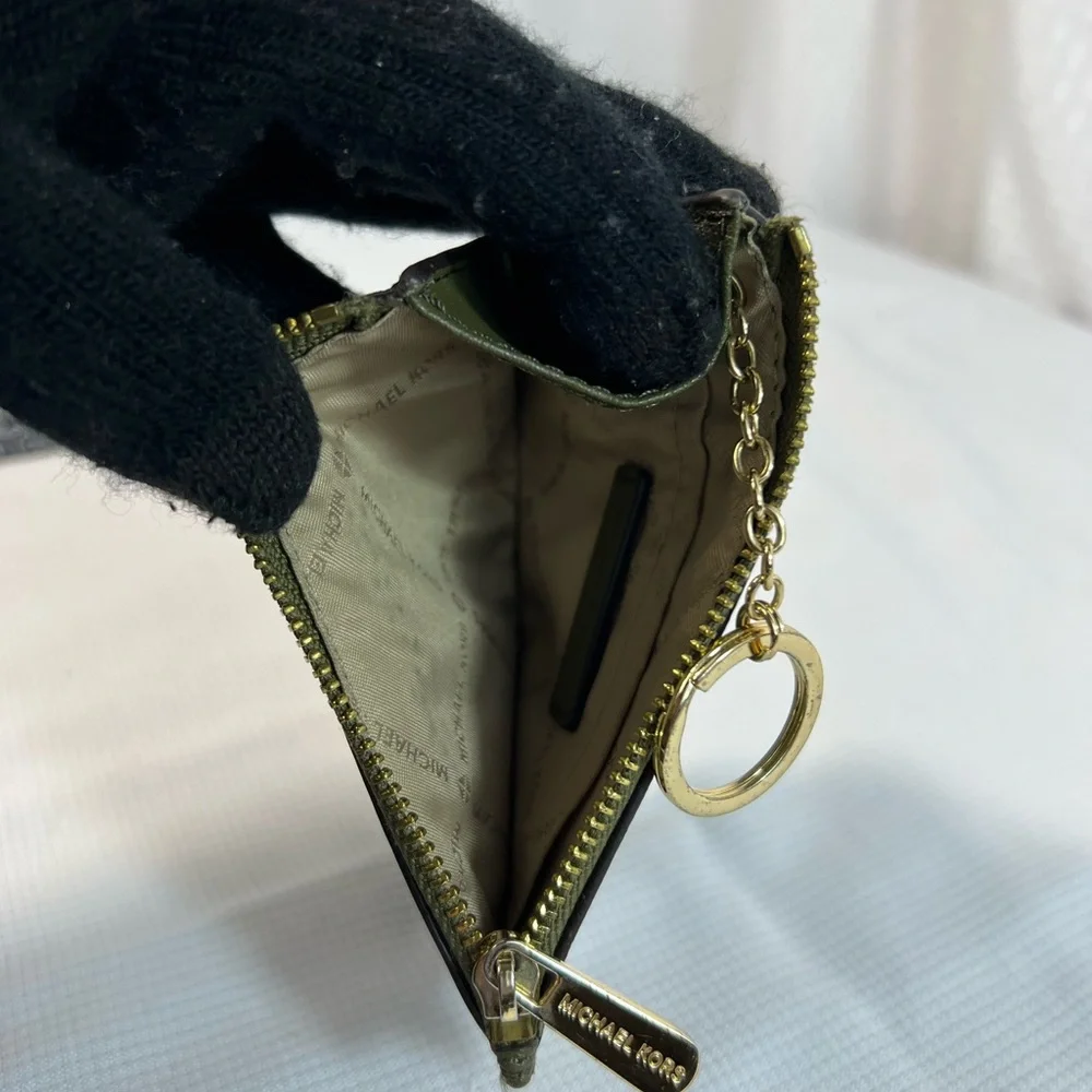 2043: Michael Kors Olive Green Leather Zip Card Holder Key Pouch
